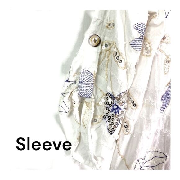 Yushi white tunic embroidered flowered top with sequence Top w/frayed edges - Picture 10 of 11